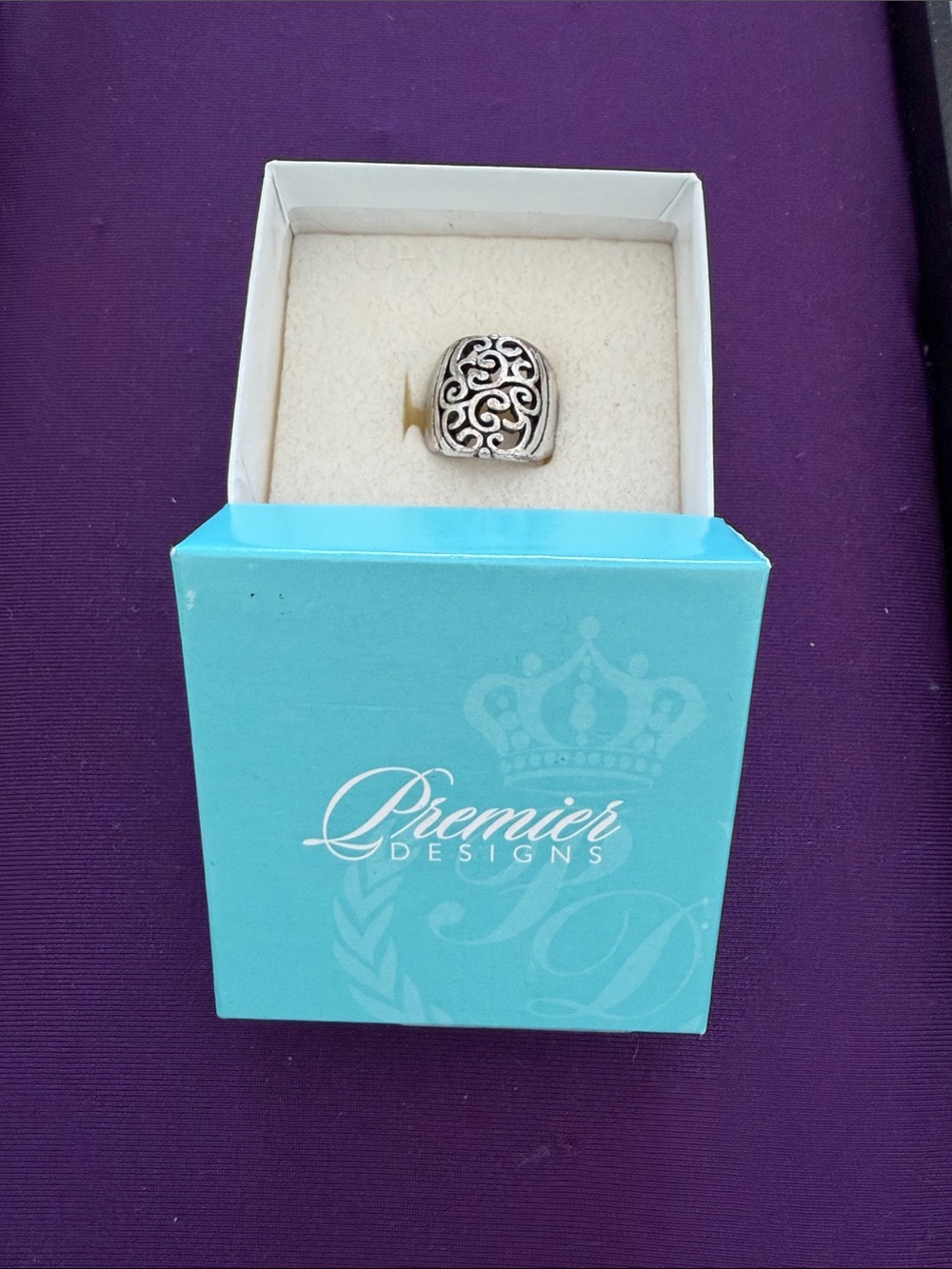 Premier Designs Silvertone  Filigree Dome Ring